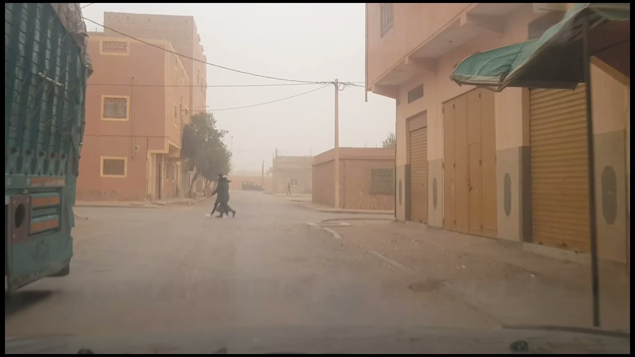 مدينة بوعرفة جميلة رغم الزوابع الرملية Bouarfa is a beautiful city despite the sandy whirlwinds
