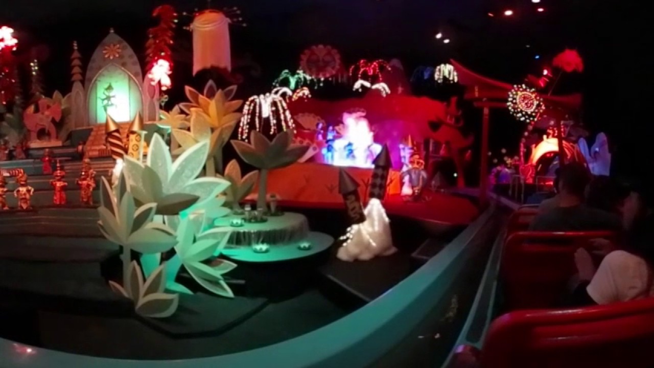 It's a Small World Disneyland 360