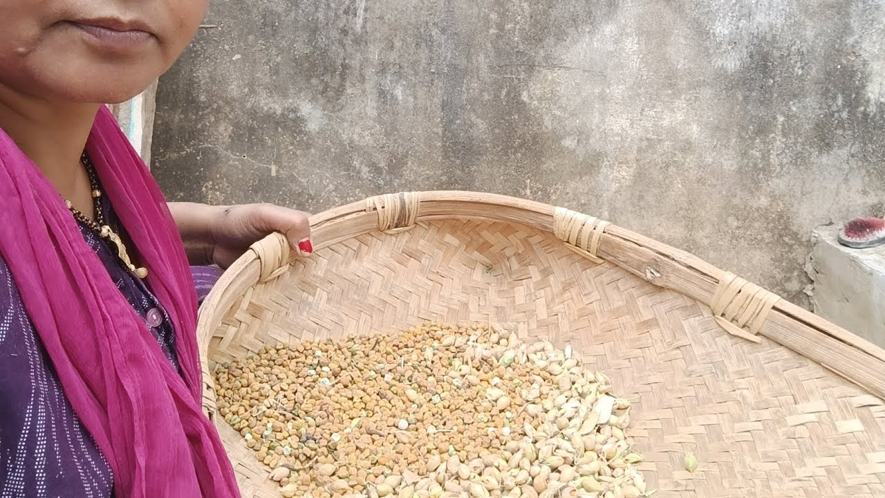 YouTube Title:Ghar Mein Chane Kutkar Taiyar Kiye | Desi Tarika 🌾 | Suman Delhi Block