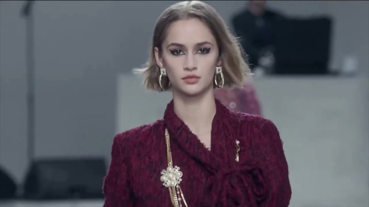 CHANEL - 2021/22 M&eacute;tiers d&rsquo;art Show