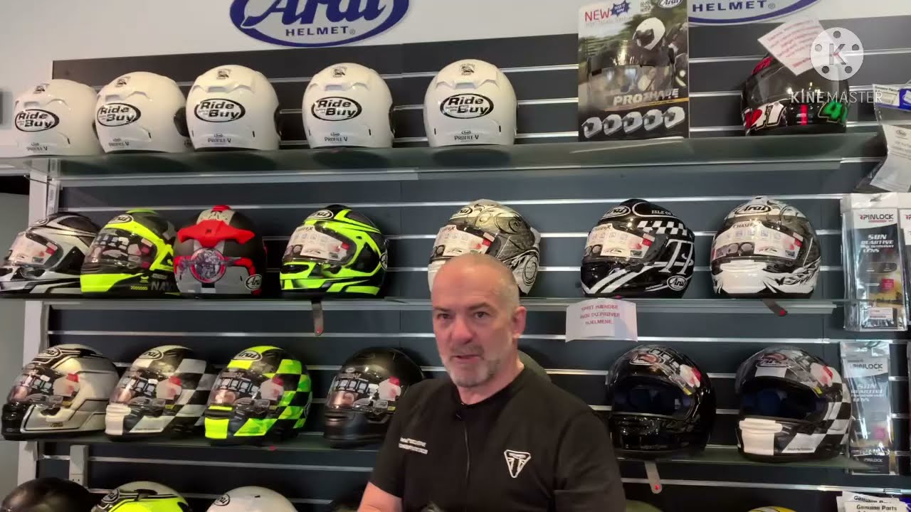 Stevens fra Stevens MC Shop forklare vigtigheden af en god hjelm