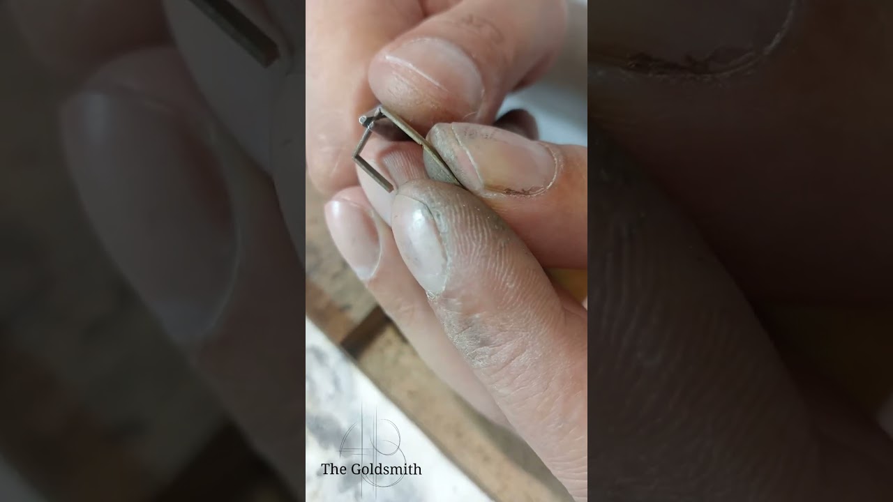  Quelques étapes pour fabriquer une bague avec un chaton rectangle #thegoldsmith #youtube #viral 