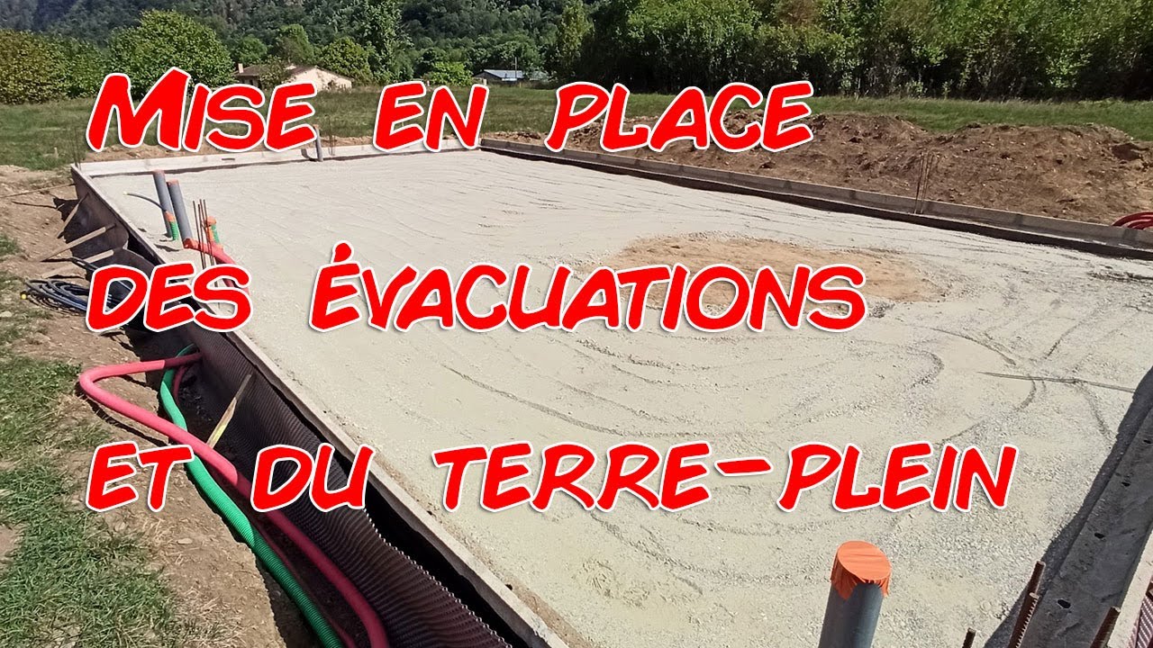 Construction Maison : Mise en place des évacuations et du terre-plein