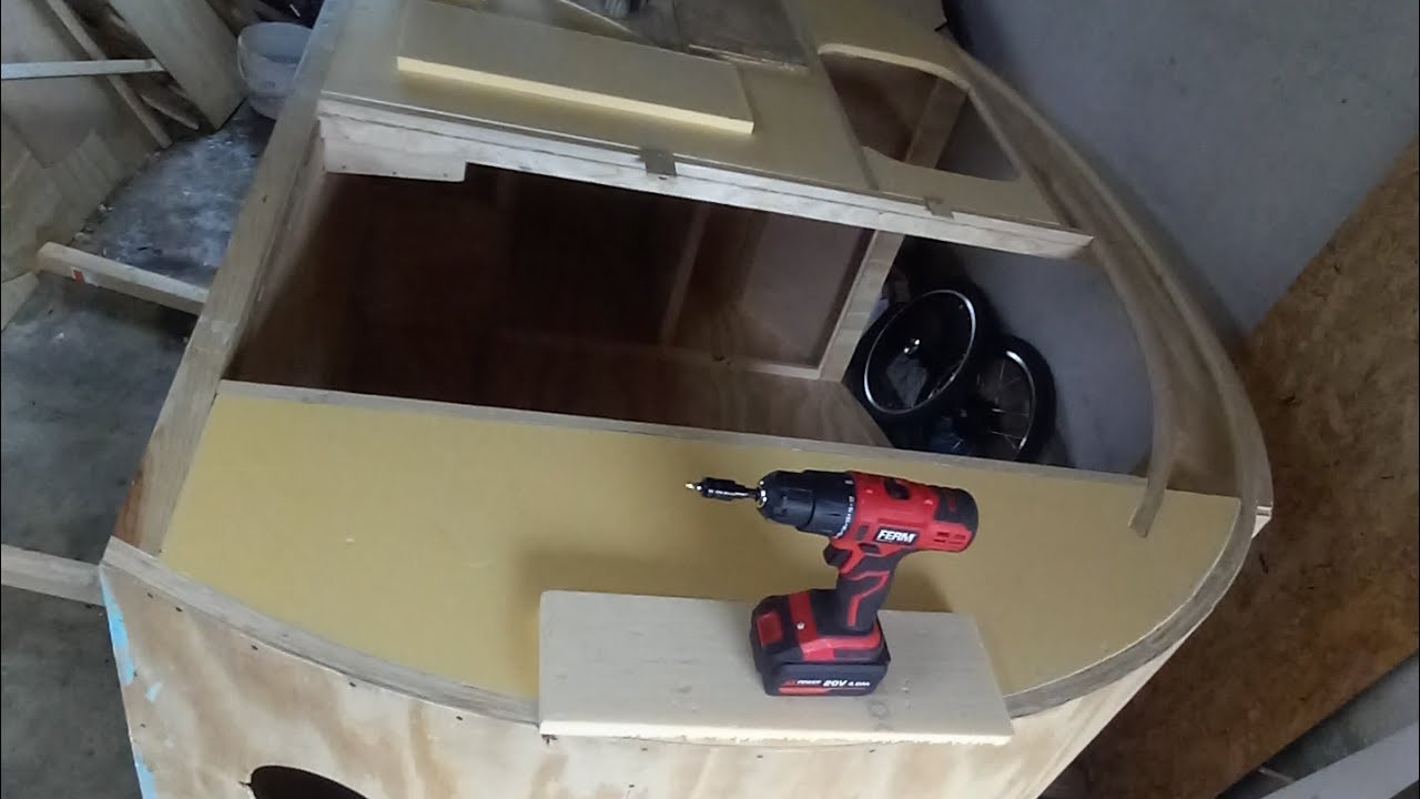 XL Teardrop Camper 3, XPS kleben