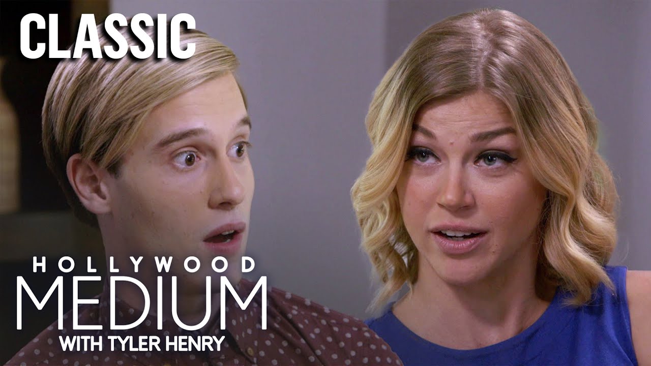 Тайлер Генри обнаруживает НЕСКОЛЬКО энергий в доме Эдрианн Палики | Hollywood Medium | E!