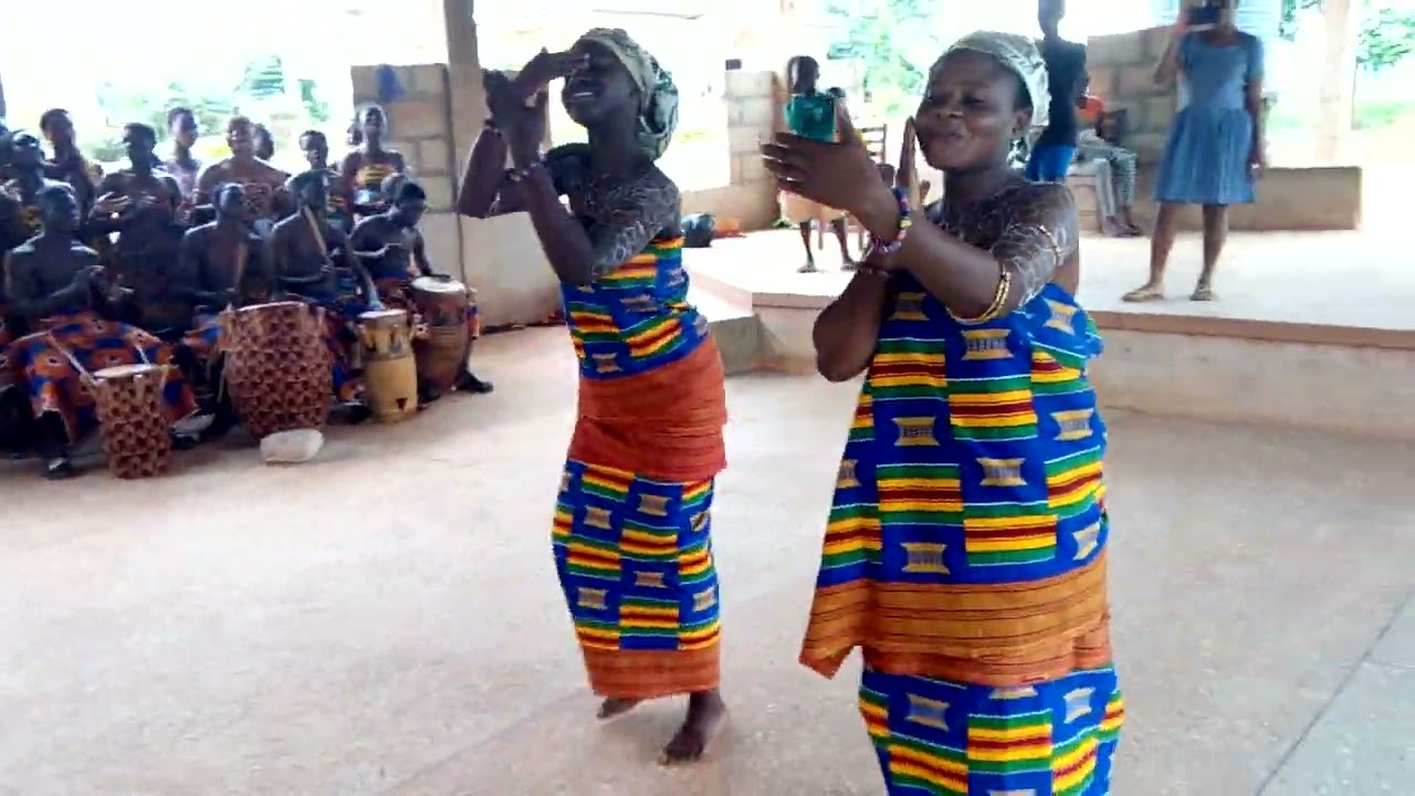 Ghanaian Cultural Dance medley. Wesley High Bekwai