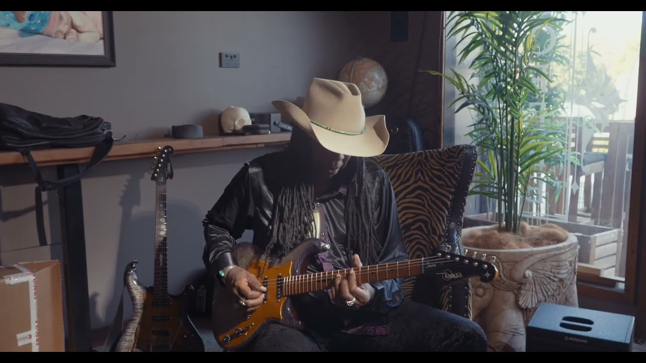 Larry Mitchell Playing Knaggs Guitars Severn LM