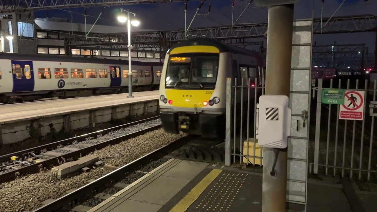 Short Trainspotting at Manchester Piccadilly 