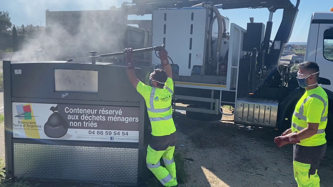 Nettoyage et désinfection de tous les containers à ordures ménagères de la Terre d'Argence