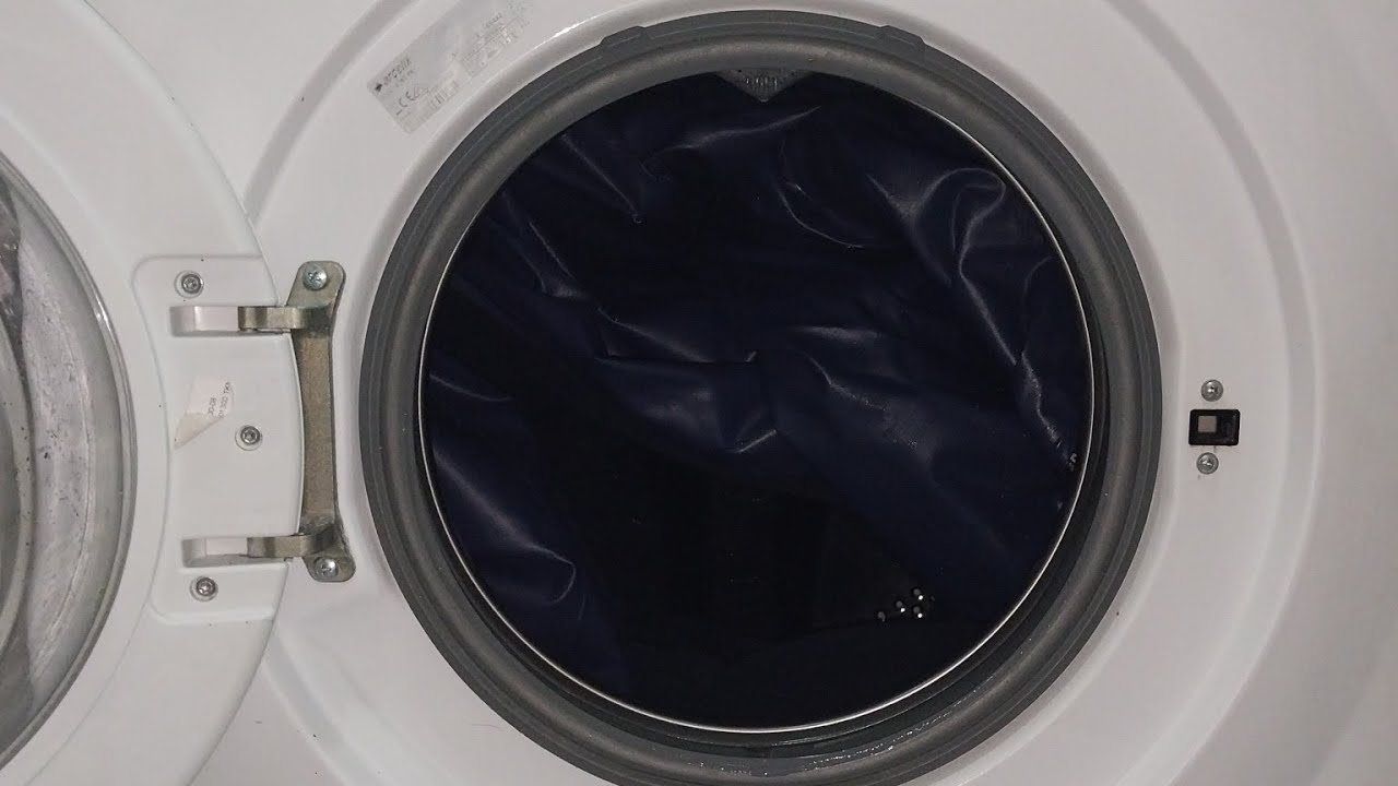 Washing blow-up mattress in fast/daily program in Arçelik 5063 FE Washing Machine.