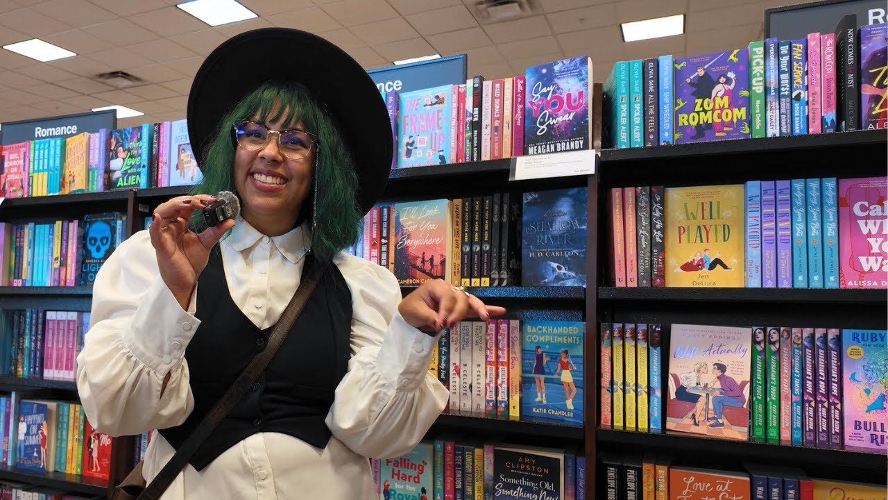 ultimate bookshopping video! horror, romance book haul!!