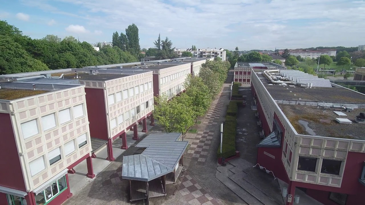 lyc&eacute;e Le Corbusier vue a&eacute;rienne