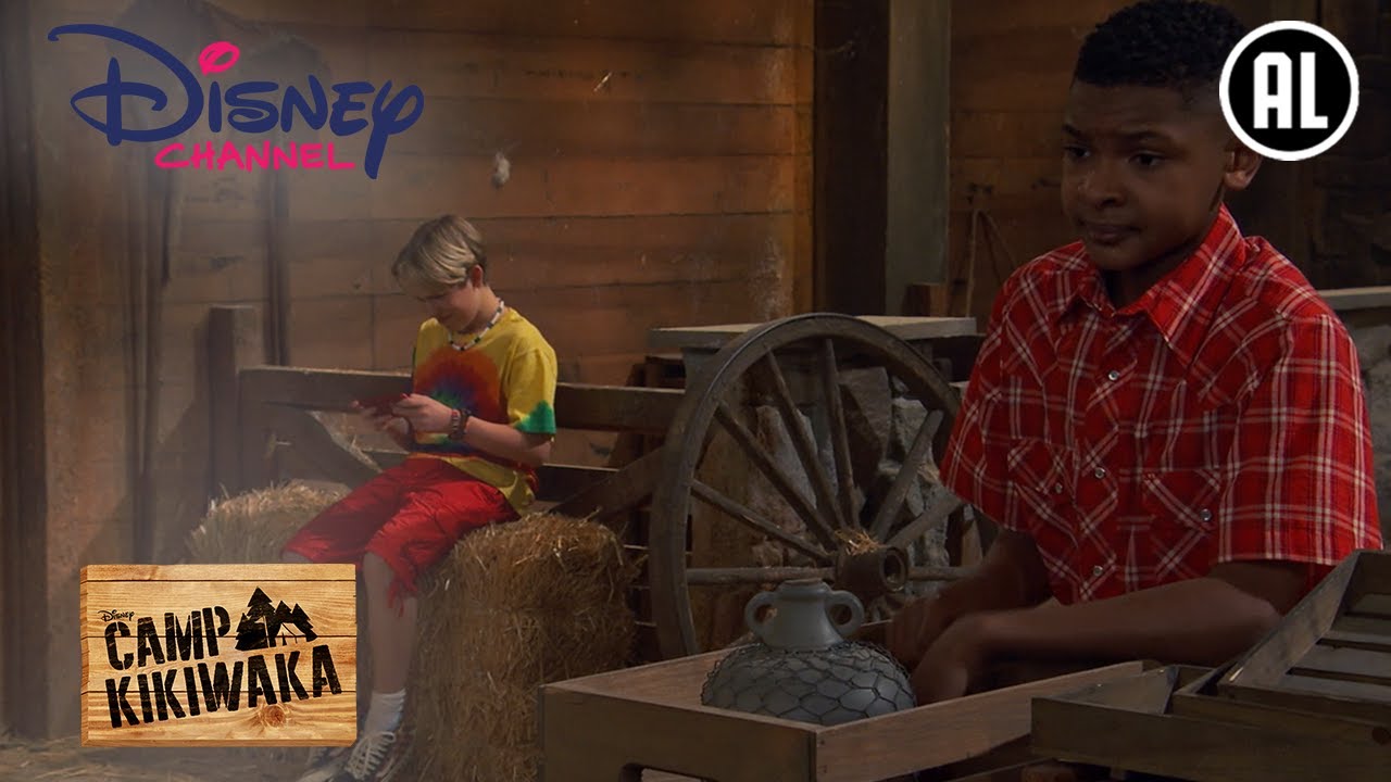 Camp Kikiwaka | Le chapeau perdu | Disney Channel BE