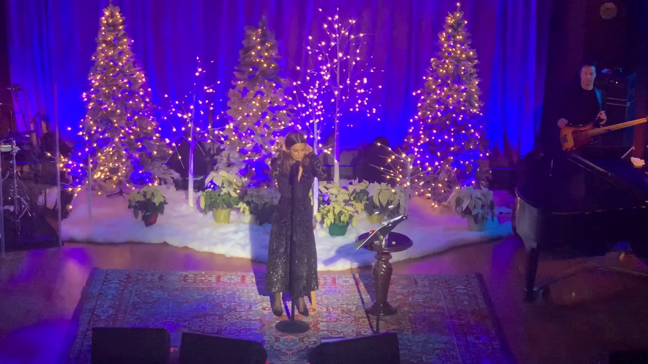 Lea Michele “O Holy Night” (New York Society for Ethical Culture, 19 December 2019)