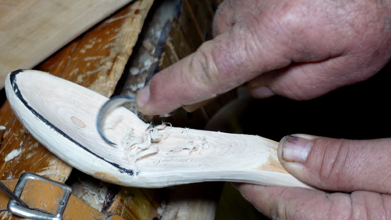 Vado a trovare un artigiano del legno e dei coltelli in un paesino Calabrese