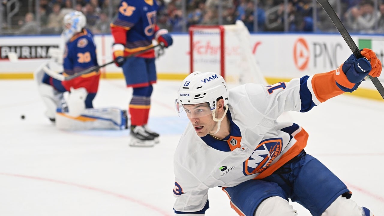 BARZAL makes it 10-0 for Isles in OT this season!