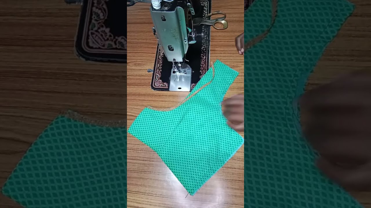Gayatri Chauhan is live!# blouse design ki stitching 🪡👈🥰 #zero se sikhe