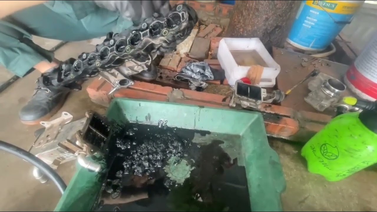 VỆ SINH ĐỘNG CƠ, MUỘI CACBON  BÁM SUPPAP HỌNG NẠP  LÂU NGÀY
