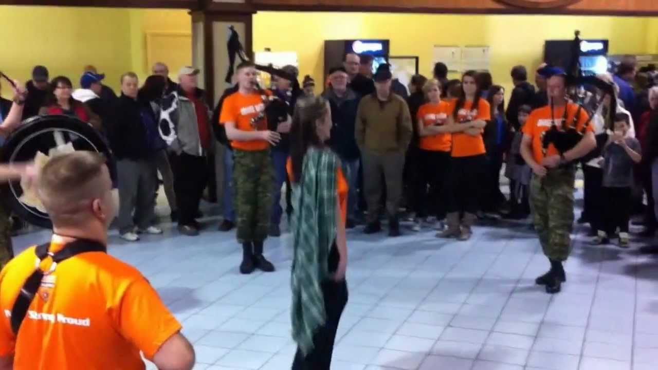 Flash Mob Cape Breton Highlanders (Raw Video)