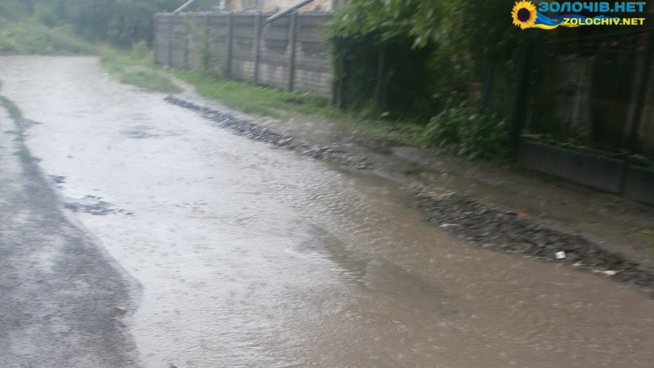 У селі Вороняки підтопило вулицю