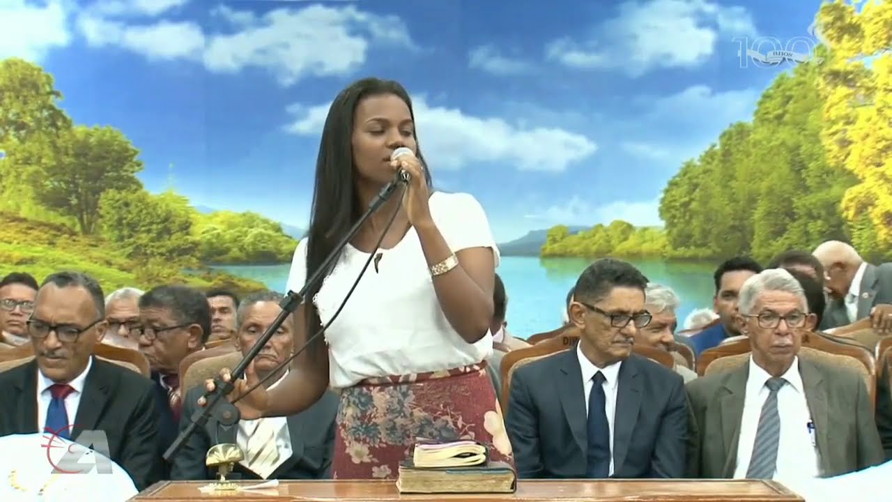 HELOISA MENDONÇA - ALÉM DO RIO AZUL