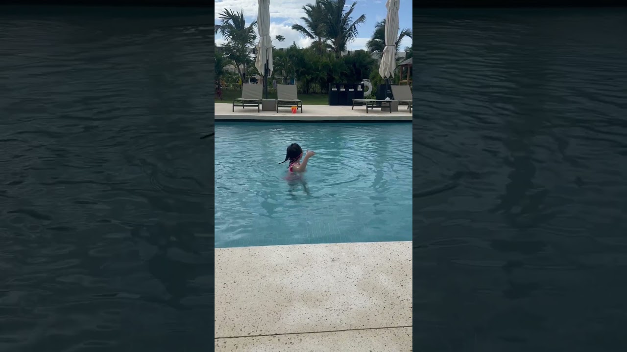 The Isla and Chloe kids show - swimming on vacation