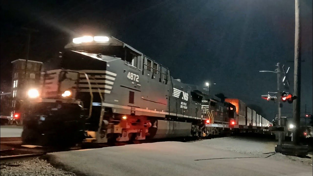 NS 4872 Leads Norfolk Southern Train 297 Out Of Columbia SC 