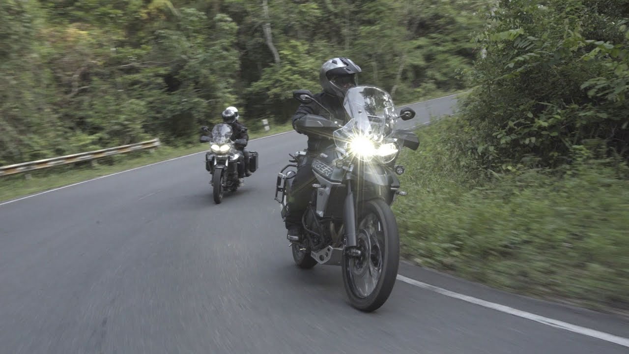 TRIUMPH - TIGER 800 XCA & XRT (LIFE IS AN ADVENTURE)