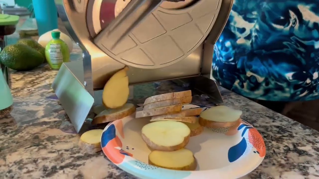 Review of the VEVOR Manual Vegetable & Fruit Slicer