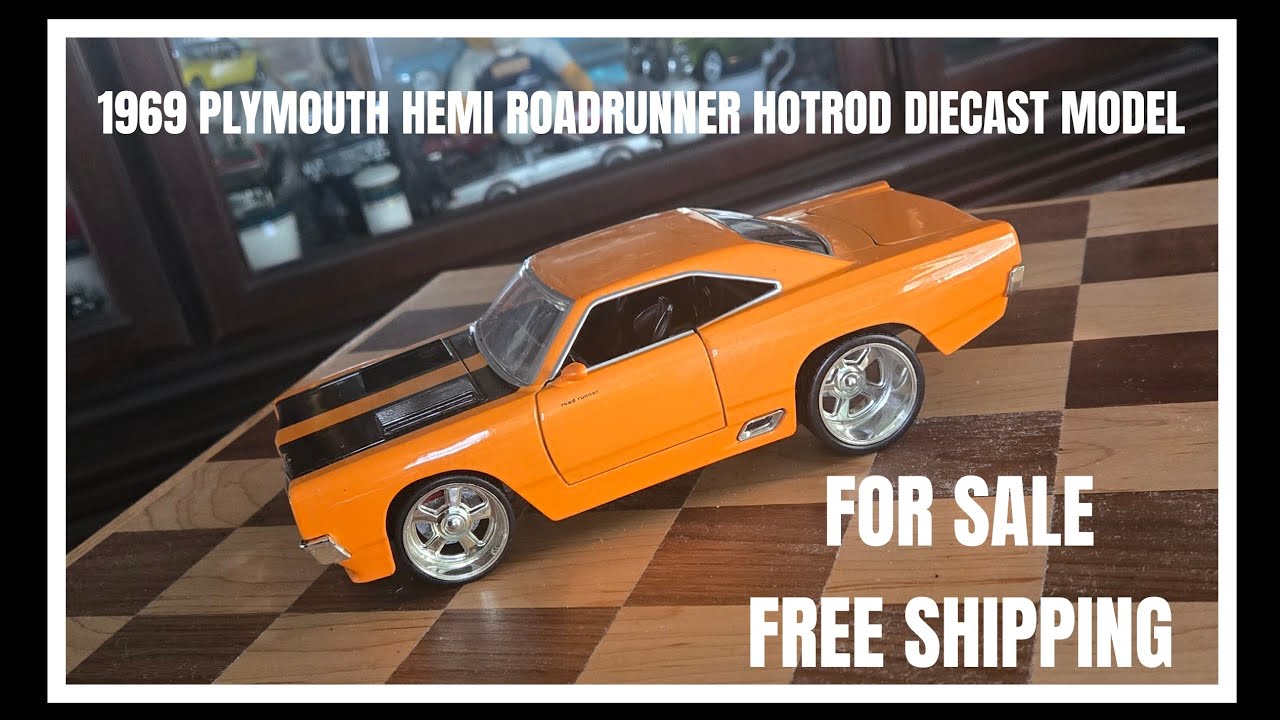 FOR SALE 1959 PLYMOUTH HEMI ROADRUNNER DIECAST MODEL 1:24 SCALE 