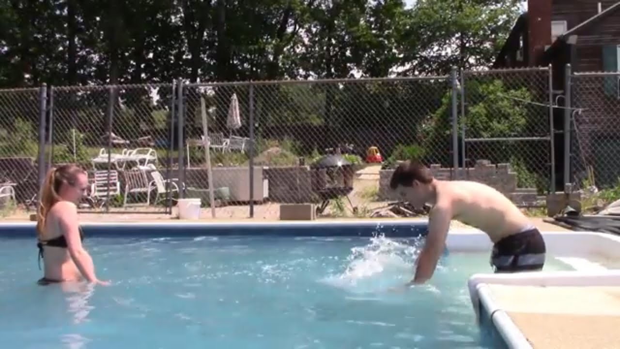 17 and Pregnant Vlog || FIRST TIME IN THE POOL!