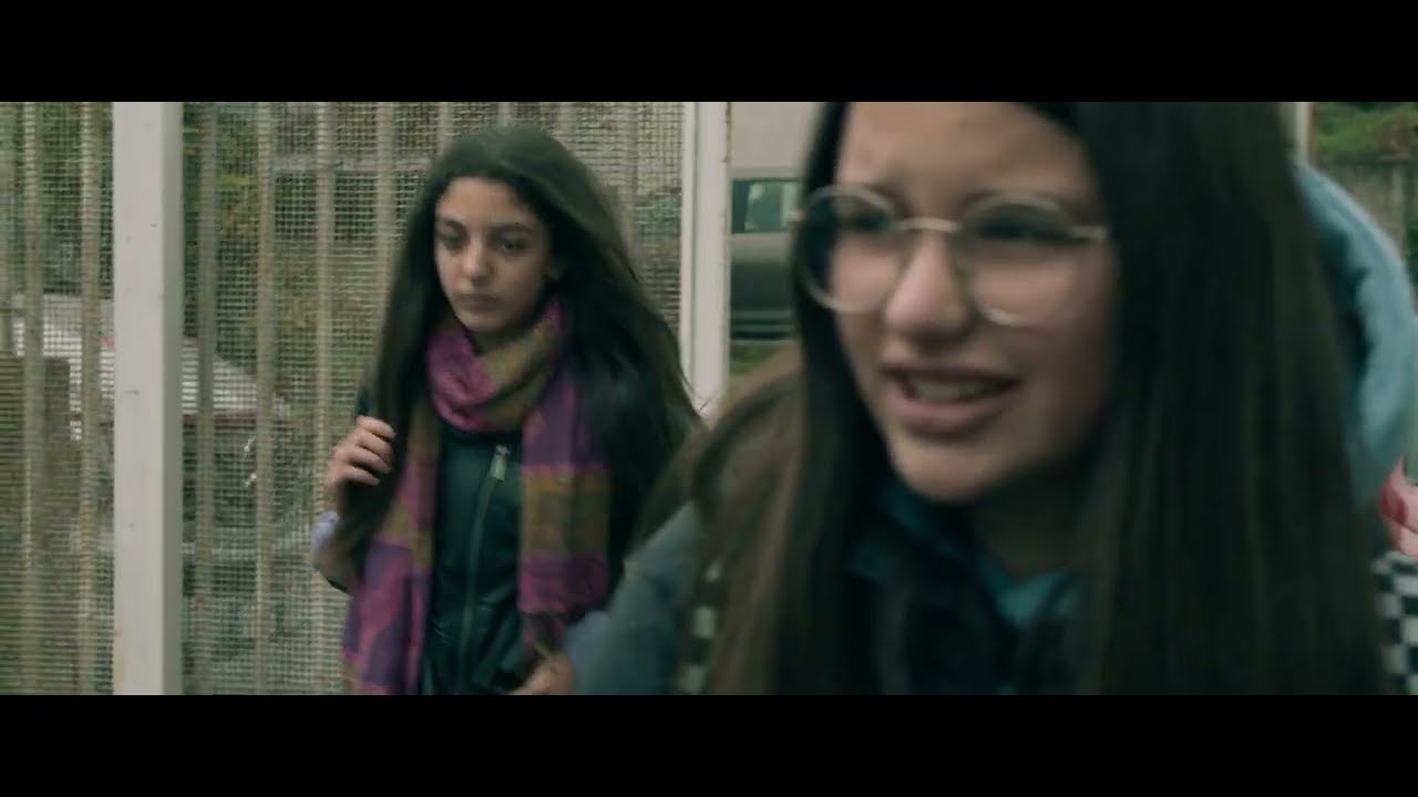 Non è normale che sia normale | Cortometraggio School Movie