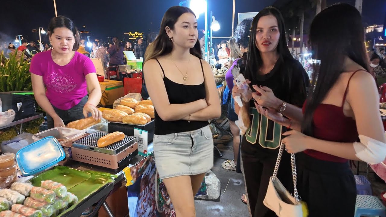 Popular Place! Walking Tour in Cambodian Street Food 2026 | Chaktomuk Night Market, Phnom Penh City