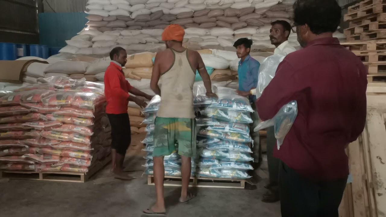 Rice bags making pallet for stuffing.