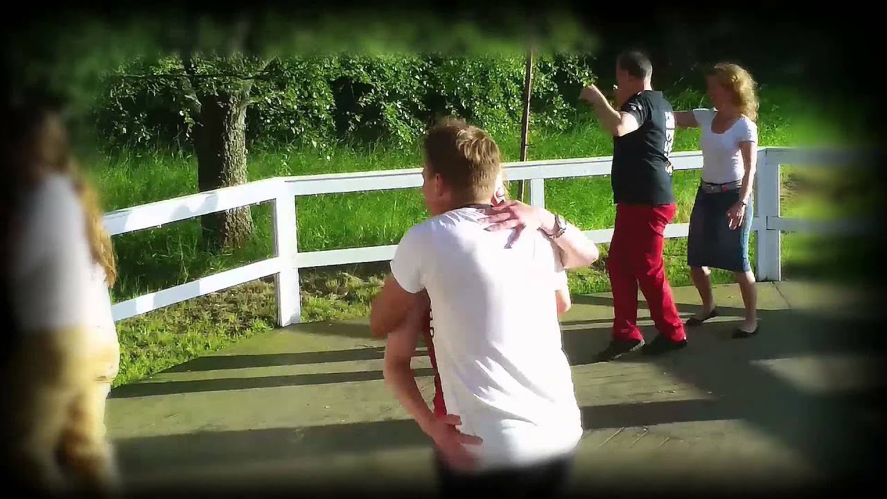 Mysfox med dansare fr&aring;n Klacken i B&aring;lsta