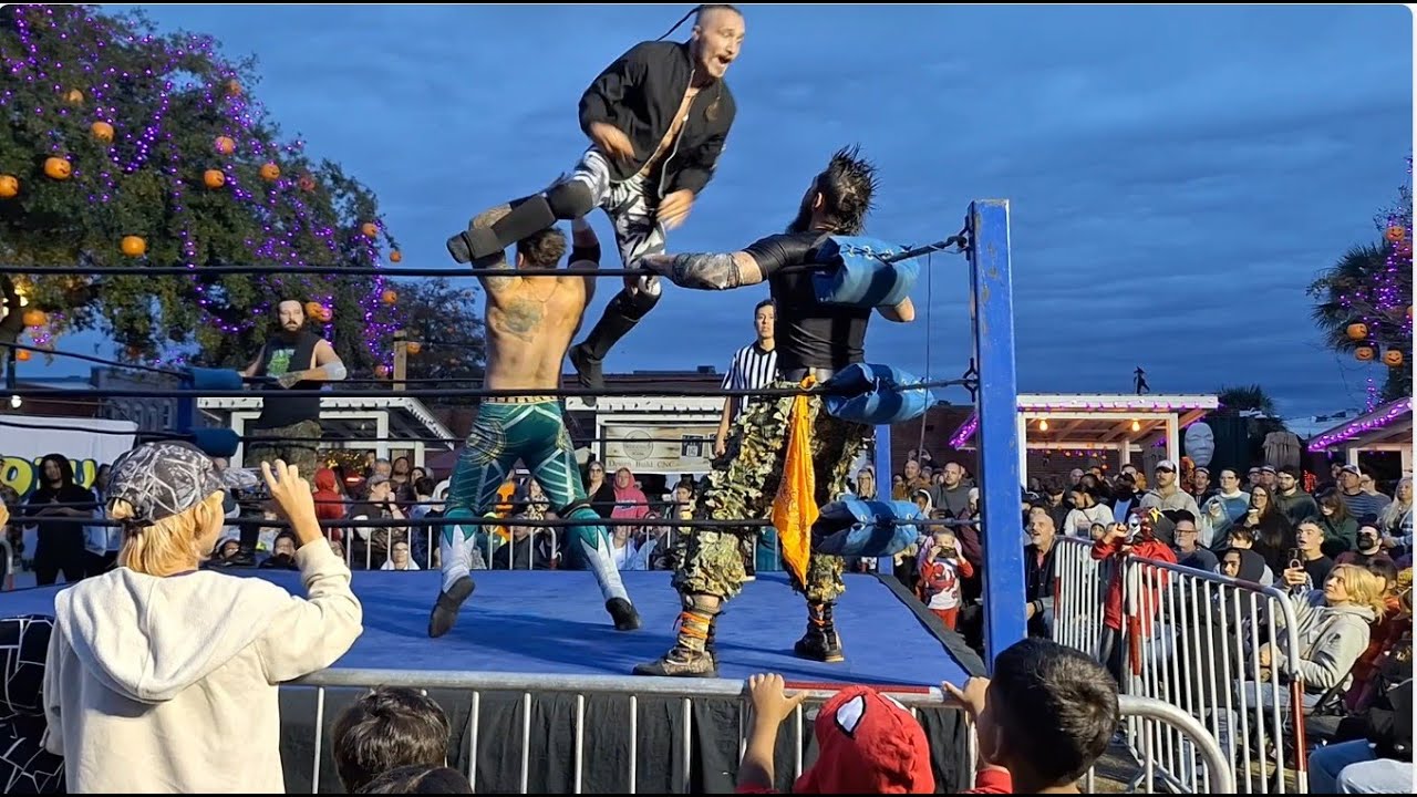 The Bootleggers Defend The Tag Team Championship! | The SHOW Scare At The Square 2025