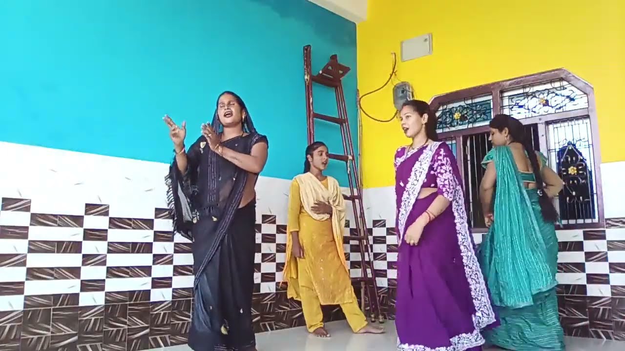 ड्रोन कैमरा से चोरी होने वाले पर आधारित गीत 🙏😄रतिया उड़े जब ड्रोनवा डरिया लागे ननदी  #chandaverma 