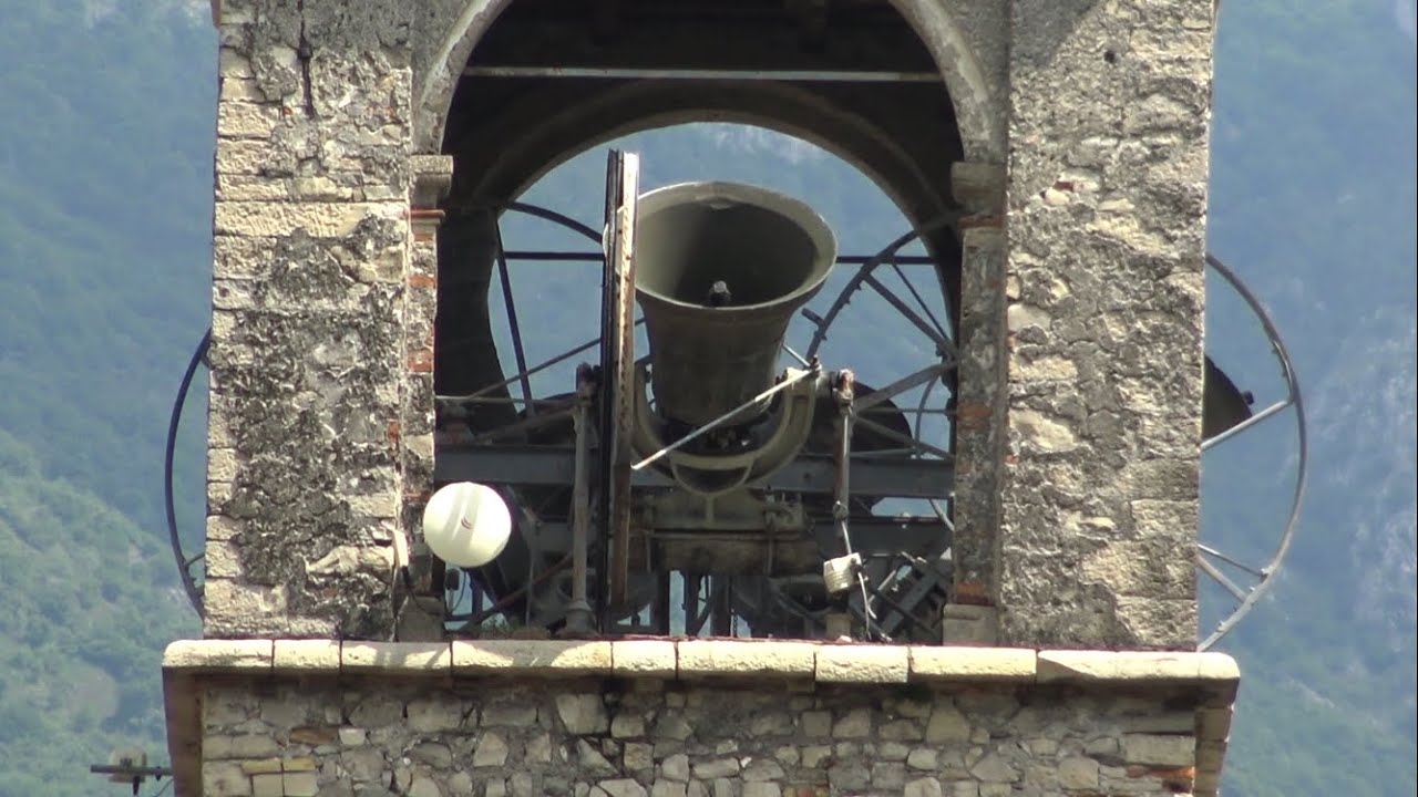 CAMPANE DI OSTENO (FRAZ. DI CLAINO CON OSTENO) (CO) CHIESA DEI SANTI PIETRO E PAOLO