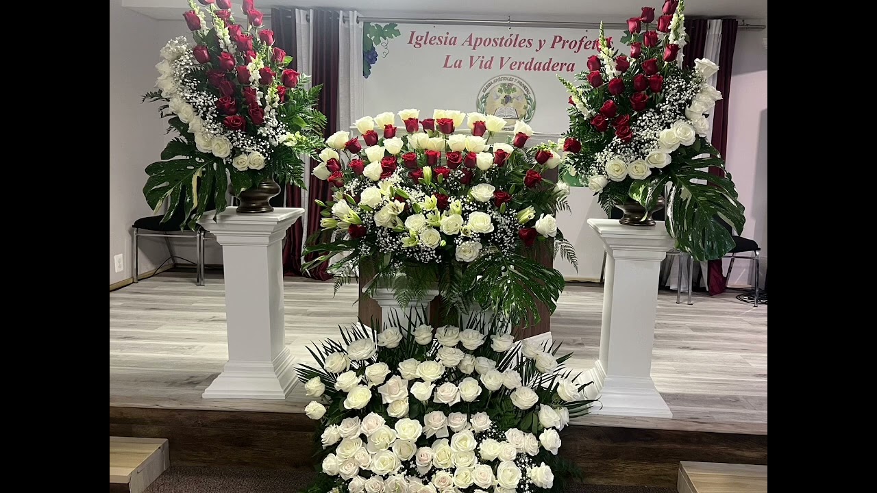 Hermosos Arreglos Florales Para El Altar De Nuestro Dios 😍😍🙌💒 #flowers 🌺#church