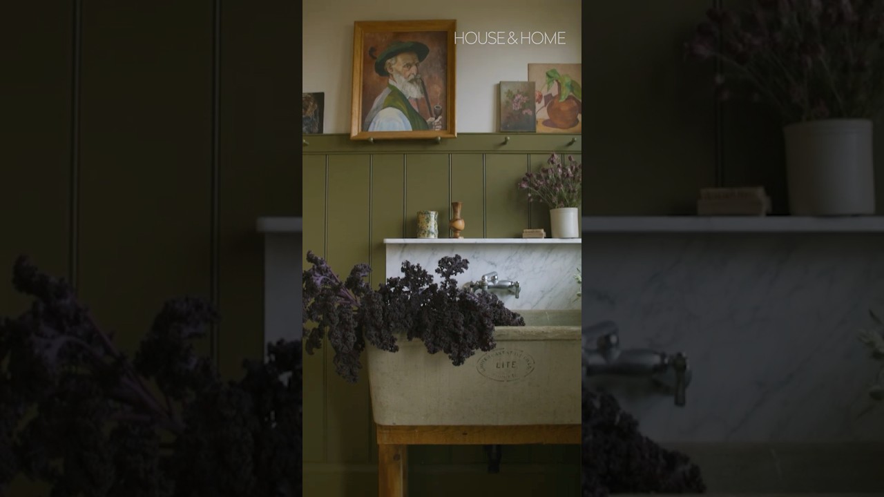 Посетите семейный дом, спроектированный дизайнером в стиле бельгийской загородной усадьбы.