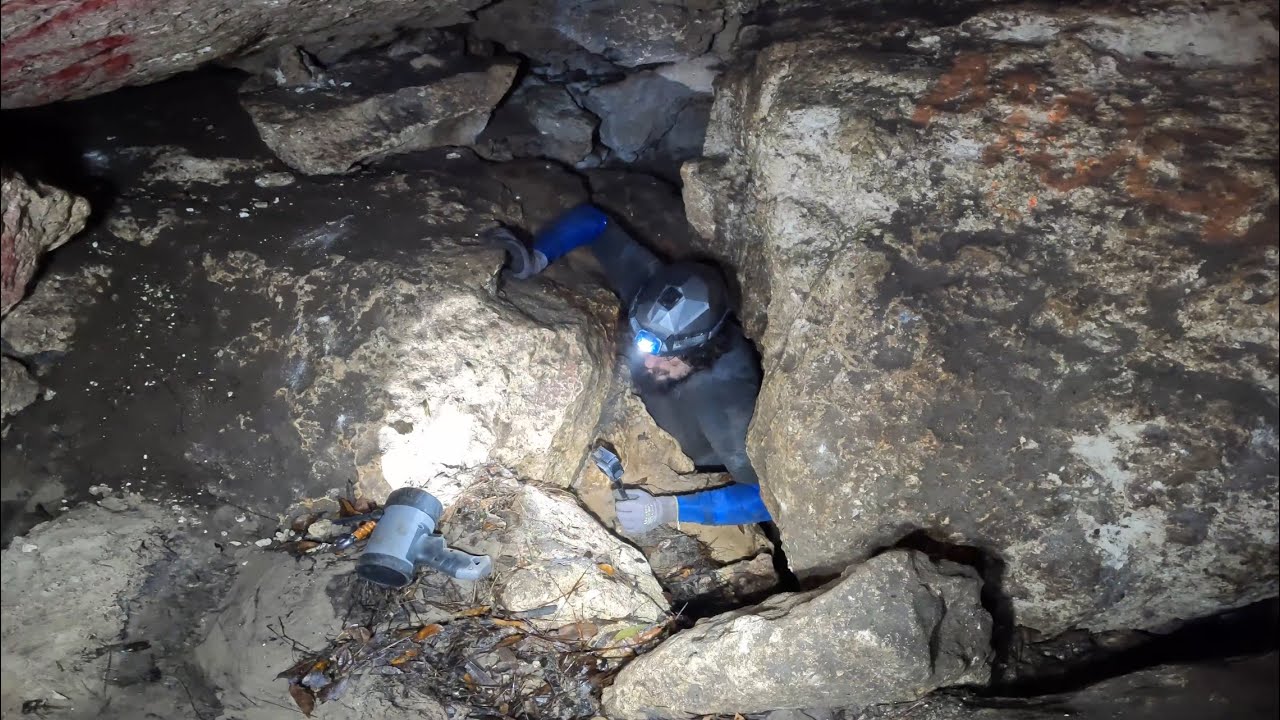Exploring Dames Cave Florida