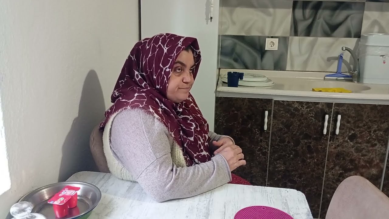 BAYRAMIN İLK GÜNÜ EVİM DOLDU TAŞTI SEVENLERİMİZ SAĞ OLSUN İNŞALLAH HAYIRLI BAYRAMLAR CANLARIM 