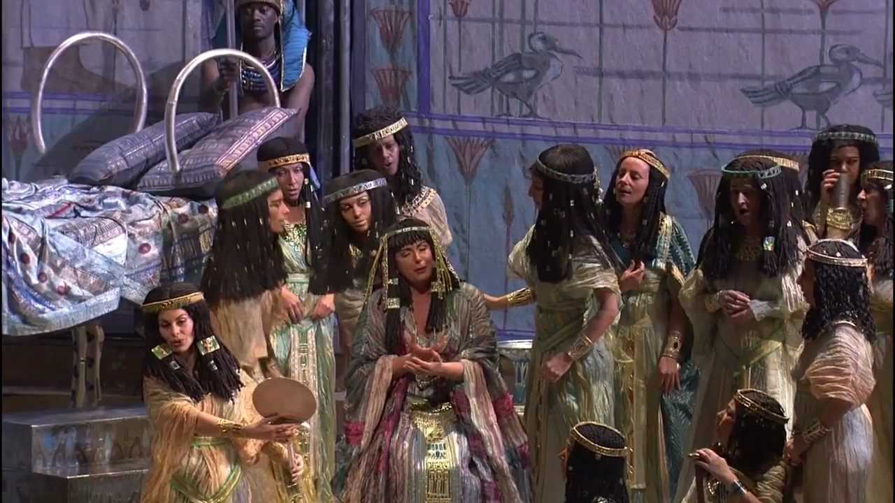 [HD] Chi mai fra gl'inni... Dance of the Moorish slaves. La Scala. 2006. (from Verdi's Aida)