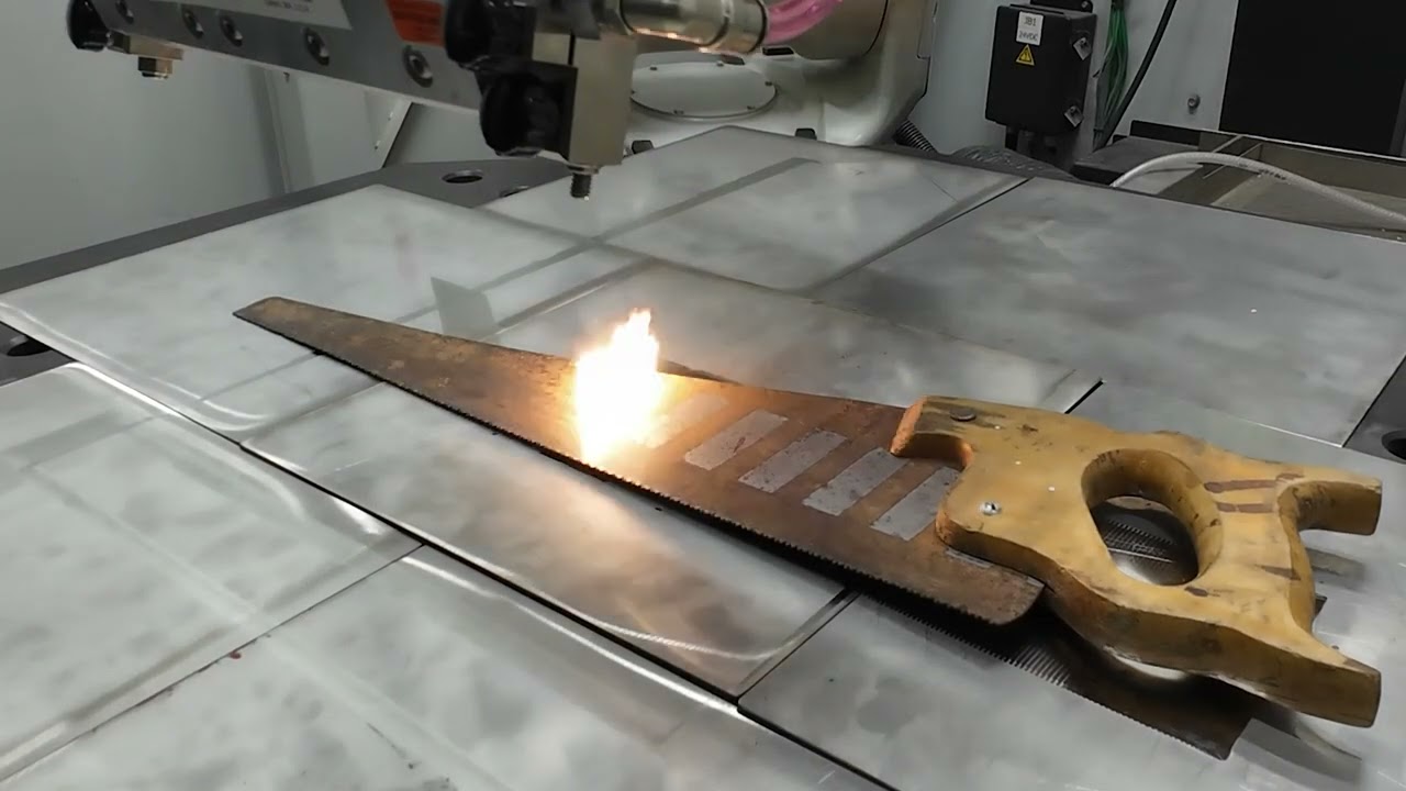 Revolutionizing Surface Cleaning | IPG Photonics Robotic Laser Cleaning Systems