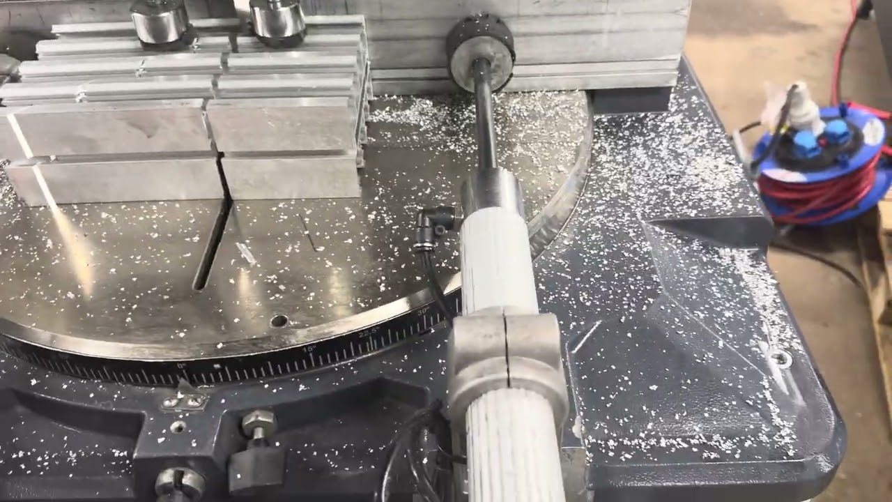 OZCELIK Aluminium afkortzaagmachine