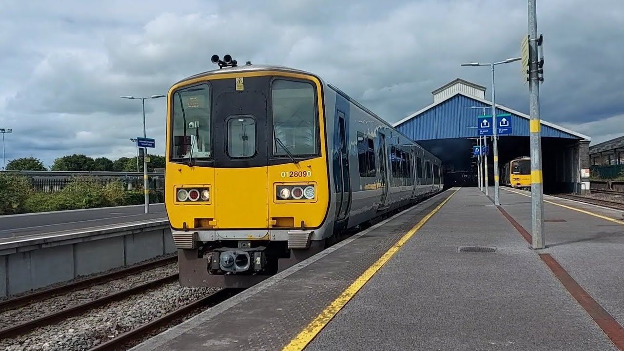 Irish Rail 2800 Class DMUs at Limerick. 13/8/25