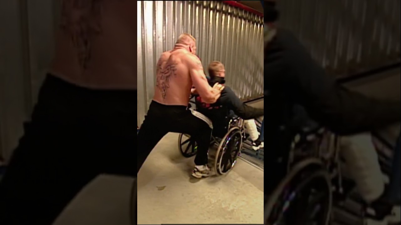 NON SI TRATTA COS&Igrave; UN DIS4BILE ♿ #wwe #shorts
