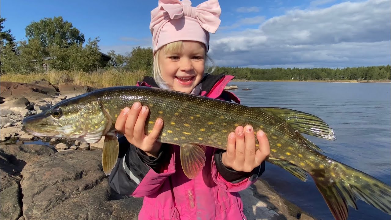 Kalastuksessa Ei Ole Ikärajaa - Huikea Kalastuspäivä 4-vuotiaan Pikkuneidin Kanssa - Kalakingi