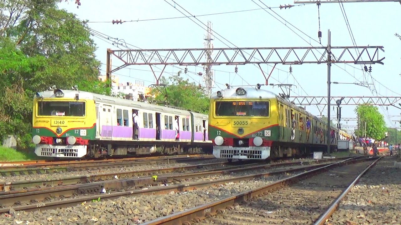 Old Generation's two EMU crossing | Howrah -Goghat local meets Tarakeswar -Howrah local