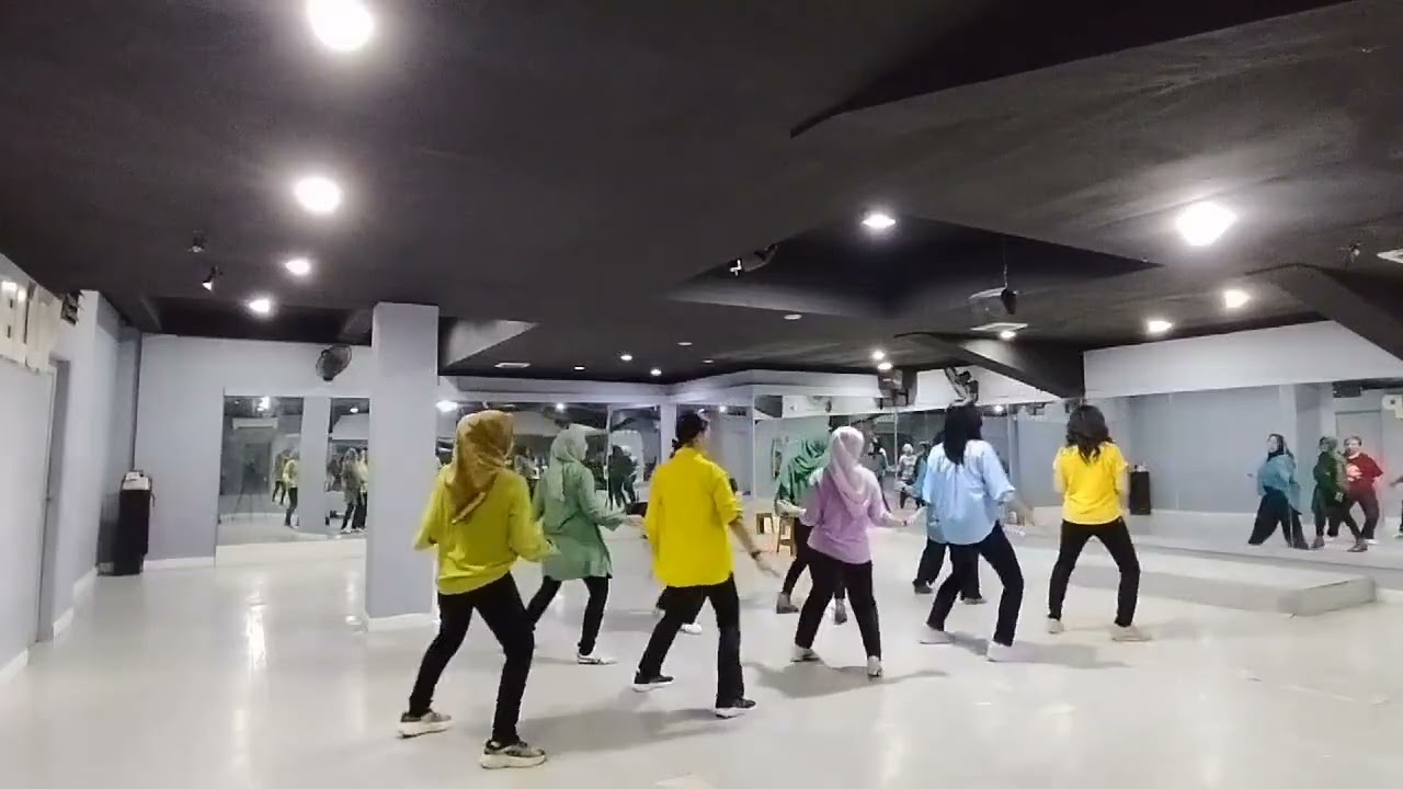 Just Got Better Line Dance||Choreo by Aderia Roihandari (INA)  & Arisri Maryati||Demo by Zatira